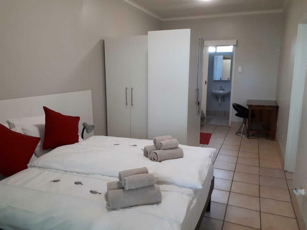 Suiderhof Self-Catering Ξενοδοχείο Βίντχουκ Εξωτερικό φωτογραφία